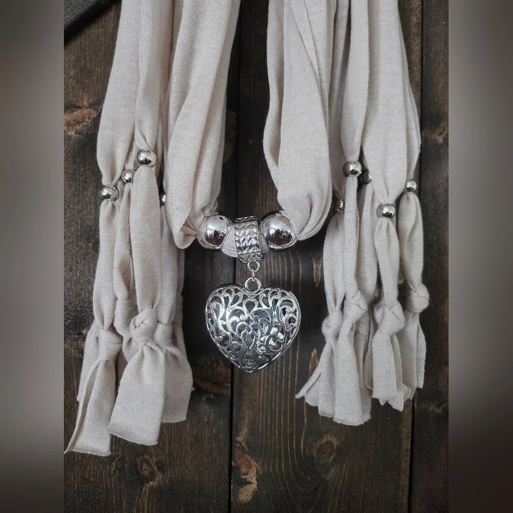 NWT Elegant Cream Scarf with Silver Heart Pendant